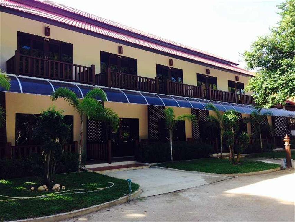 Mac'S Bay Resort Baan Tai Exterior photo