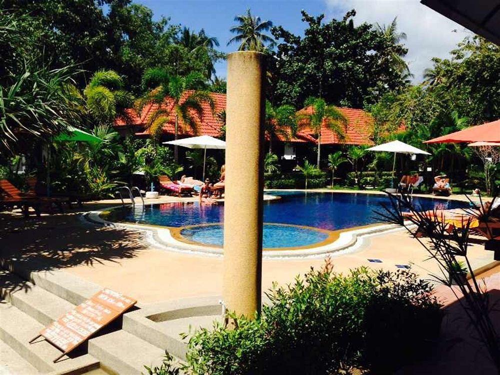 Mac'S Bay Resort Baan Tai Exterior photo