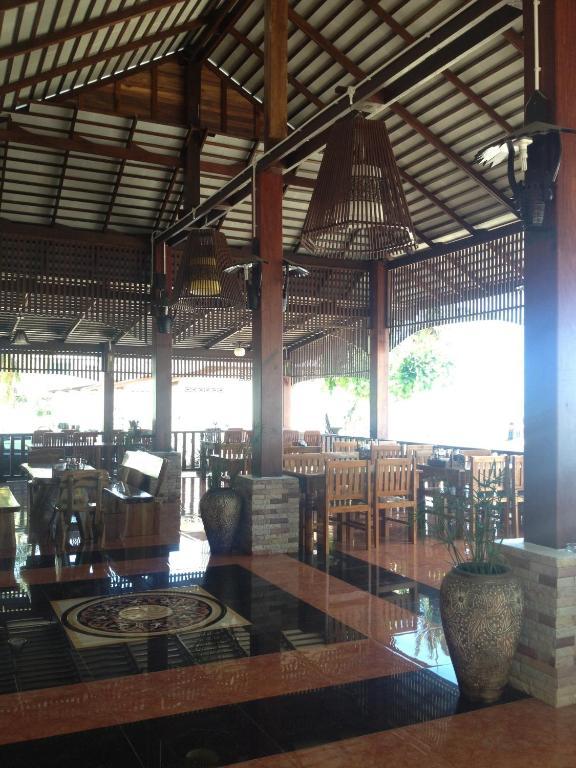 Mac'S Bay Resort Baan Tai Exterior photo