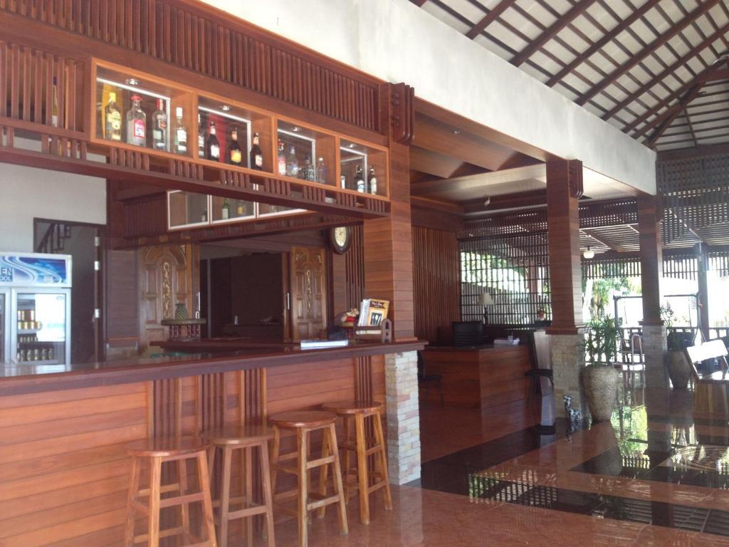 Mac'S Bay Resort Baan Tai Exterior photo
