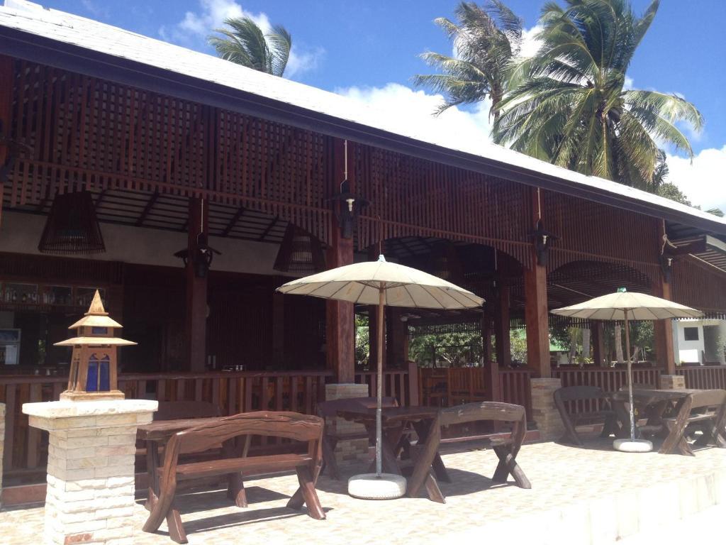 Mac'S Bay Resort Baan Tai Exterior photo