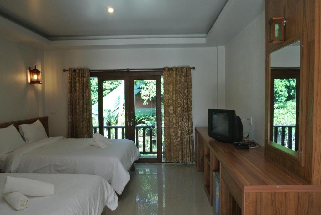 Mac'S Bay Resort Baan Tai Room photo