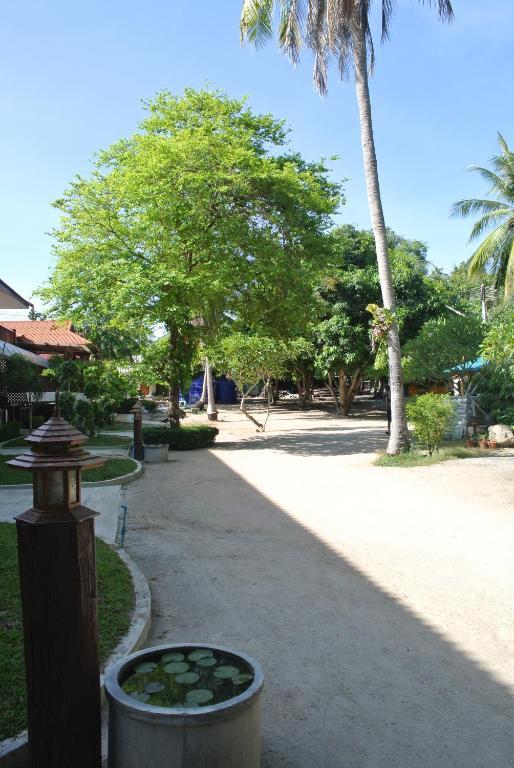 Mac'S Bay Resort Baan Tai Exterior photo