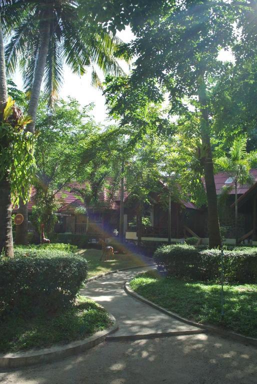 Mac'S Bay Resort Baan Tai Exterior photo