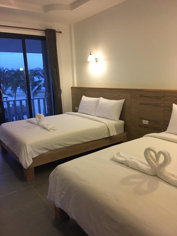 Mac'S Bay Resort Baan Tai Exterior photo