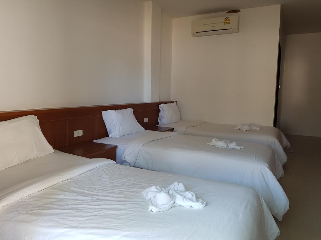 Mac'S Bay Resort Baan Tai Exterior photo