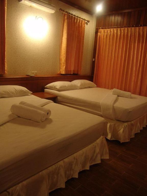 Mac'S Bay Resort Baan Tai Room photo